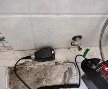 井研屋顶漏水维修公司分享下卫生间漏水的危害及解决方法